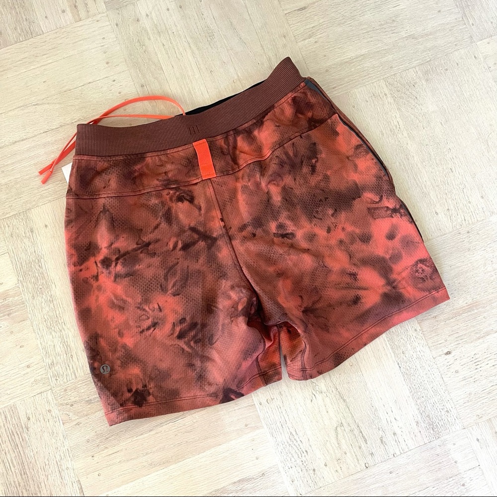 NEW Lululemon Men’s Textured Tech Shorts - Size Small